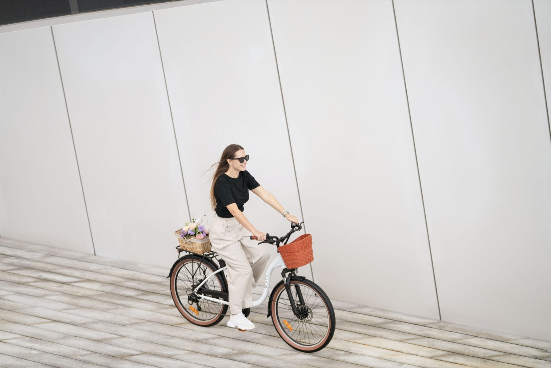 Poprawa bezpieczeństwa e-roweru: modernizacja hamulców, oświetlenie LED i systemy sygnalizacji 4 styl jazdy i bezpieczeństwo