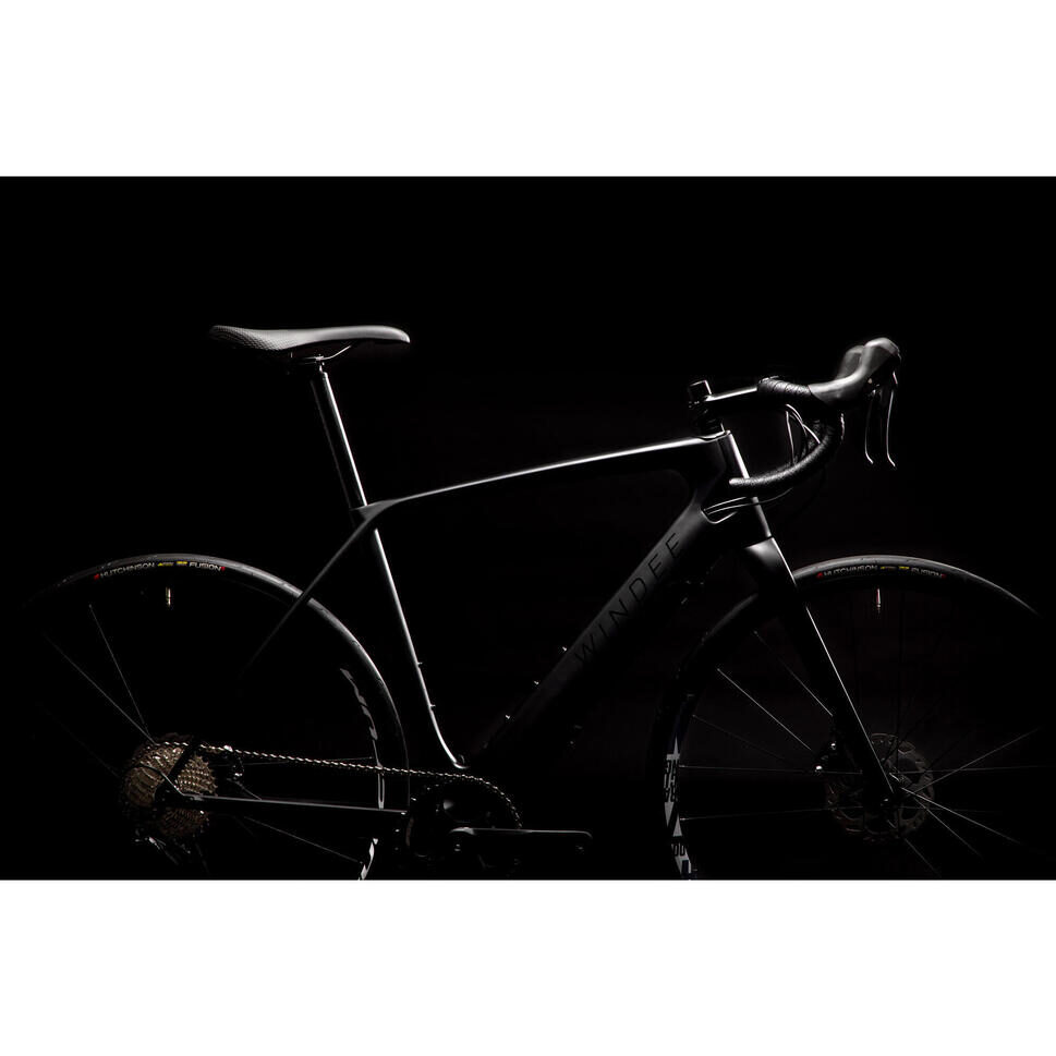 E-Windee – lekki rower szosowy elektryczny z silnikiem FAZUA i karbonową ramą 4 E-Windee – lekki rower szosowy elektryczny z silnikiem FAZUA i karbonową ramą - obrazek 4