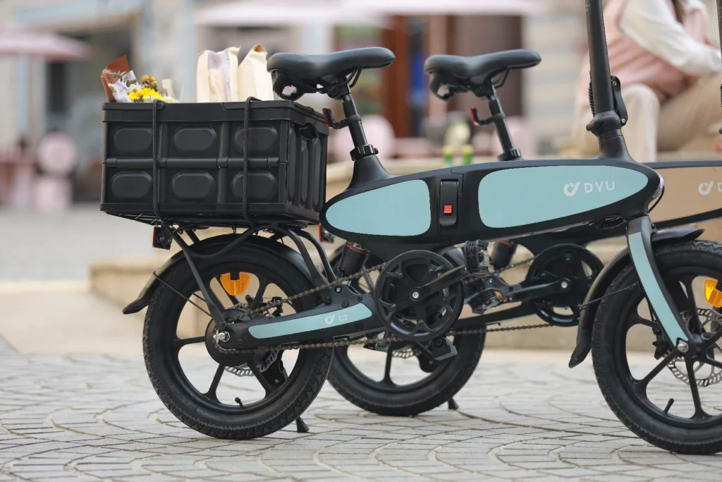 Koniec problemów z parkowaniem — dzięki składanemu DYU C2 1